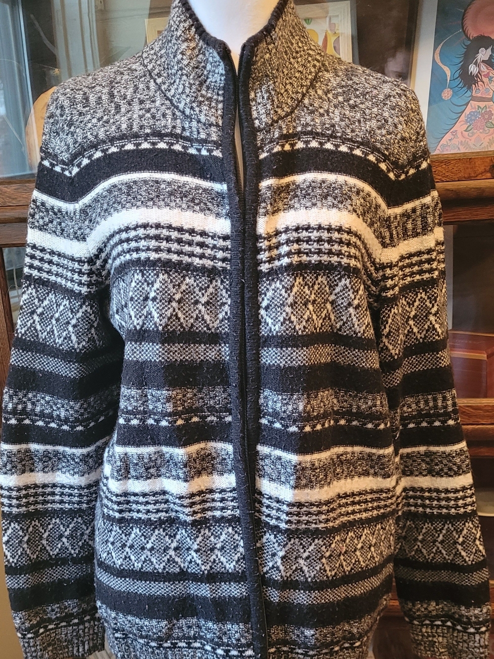 🥳2/$15🥳 Northern Reflections Black and White Zip-Up Patterned Cardigan